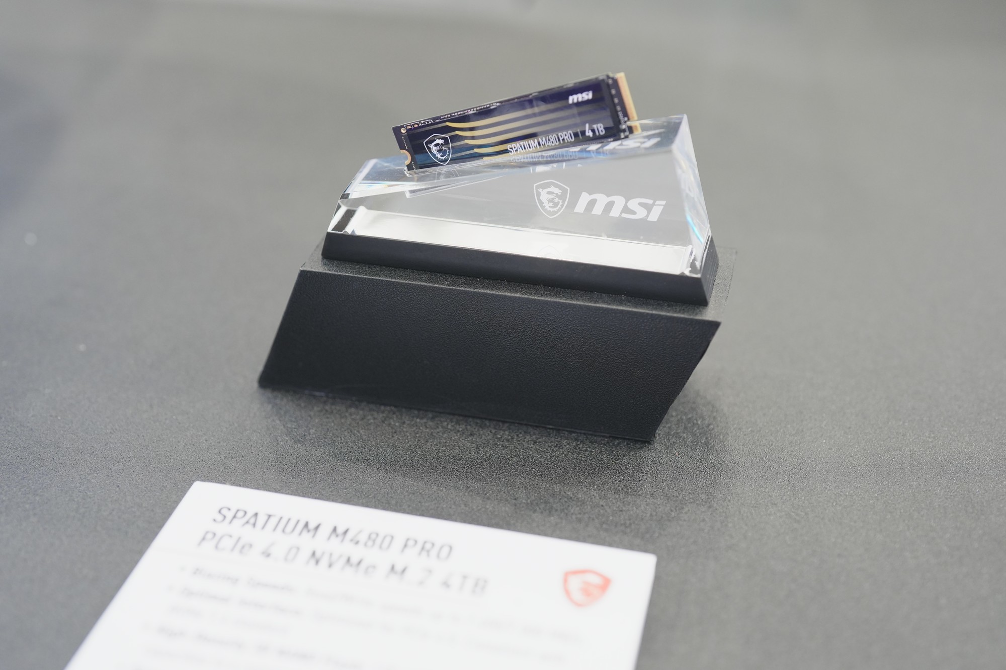 微星携众多新品亮相Computex2024 黄仁勋亲临展台签名留念!