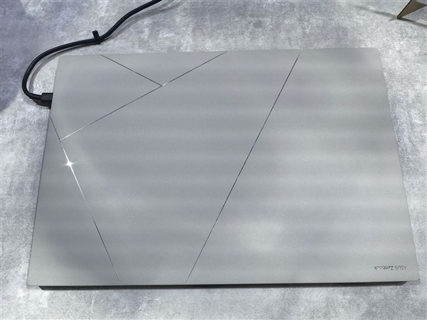 新一代锐龙AI PC处理器加持!华硕灵耀16 Air/ProArt创系列实拍