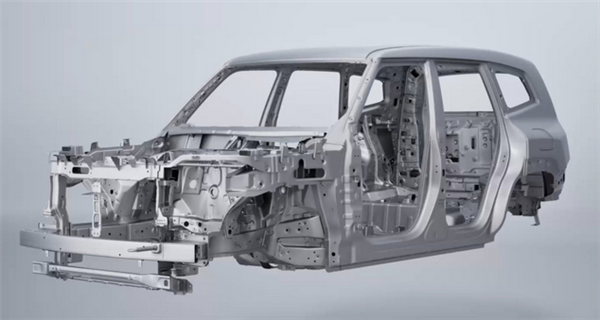 无变形、无漏电、未起火!深蓝G318成功挑战32m高空坠落