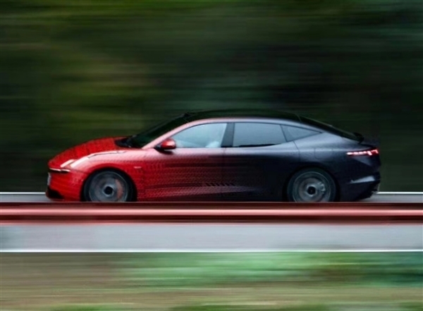 三厢版极氪001 领克全新纯电动轿车实车曝光:剑指小米SU7