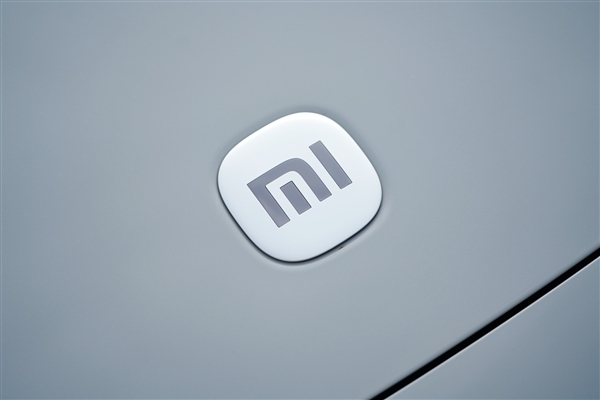 这颜值一眼种草!小米SU7雅灰图赏