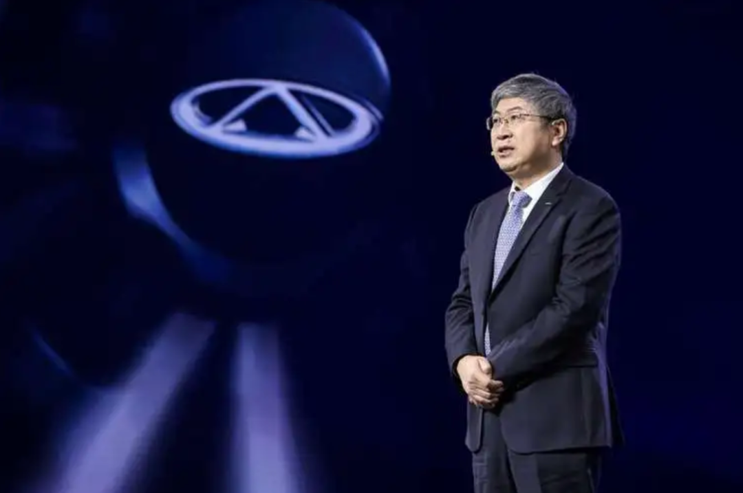 疯狂2023丨这十位汽车风云人物,值得掌声一片