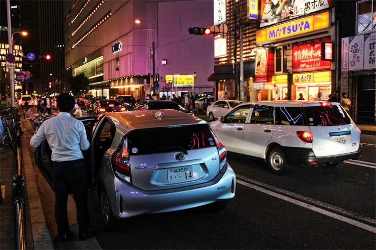 日产暴跌94%，官宣寰球产能削减20%！日本五大车企利润下落，连日系车企“老年老”也卖不动车了