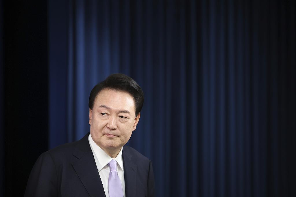 △韩国国会议席分布：蓝色为第一大在野党共同民主党，红色为执政党国民力量党（资料图）
