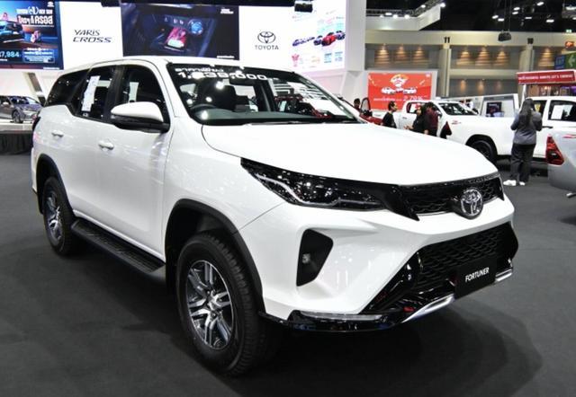 丰田Fortuner Leader S实车亮相