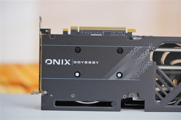 新一代甜品卡!傲世征途Intel锐炫B580显卡图赏