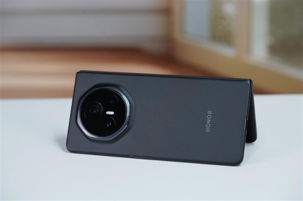 年度折叠屏手机推荐!荣耀Magic V3绒黑色图赏