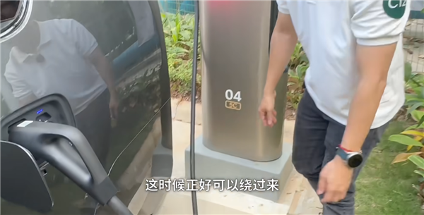 压根够不到!理想5C超充桩设计绝了:不怕L系列占车位