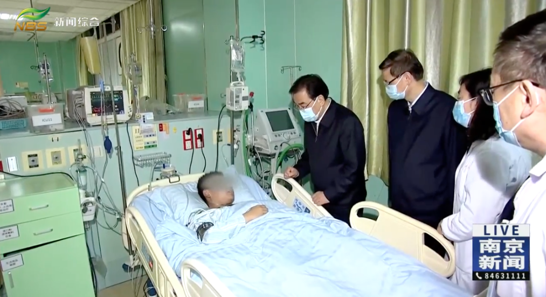 南京致15死火灾事故发生后,省委书记、市委书记、市长外出暗访