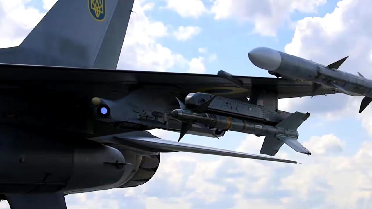 乌军F-16现在主要使用AIM-120中距空空导弹和AIM-9近距格斗空空导弹。