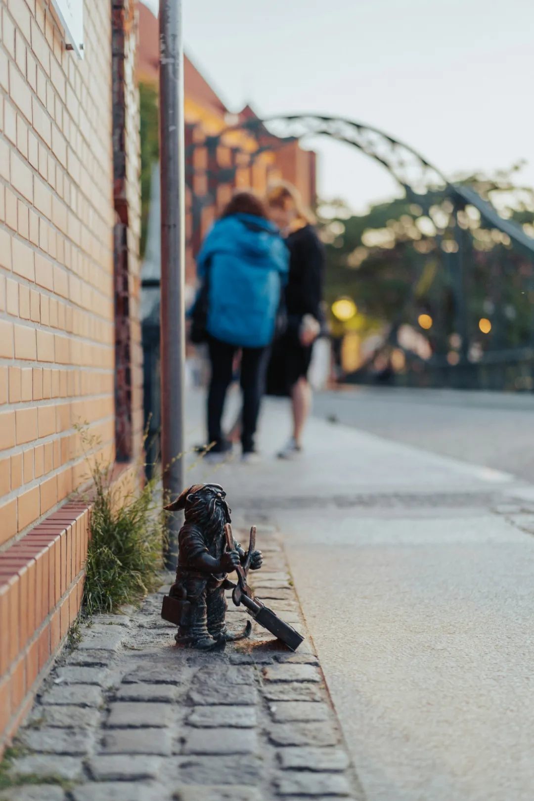 弗罗茨瓦夫街头的小矮人。（图/unsplash）