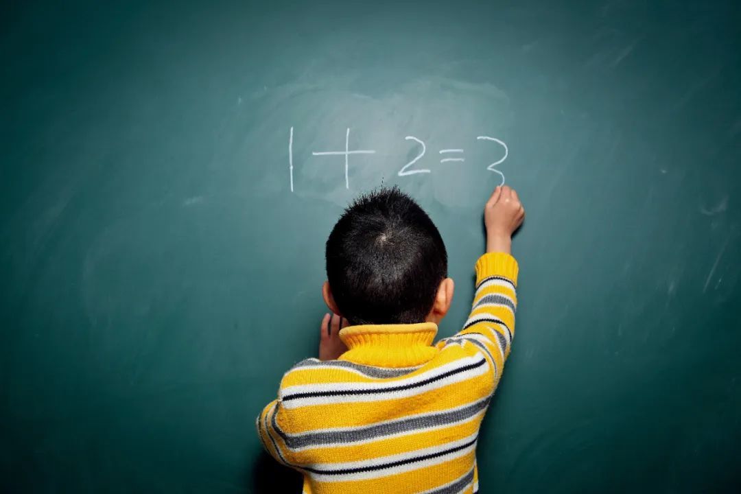 人教版旧教材中，6—10的认识与加减法单元。
