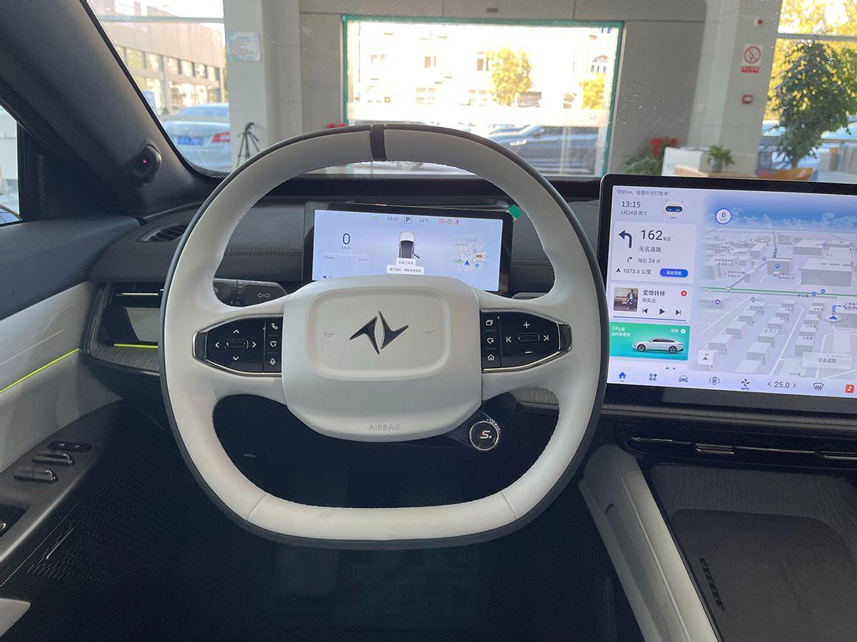 这位也叫007,增程纯电双修,探店东风奕派eπ007