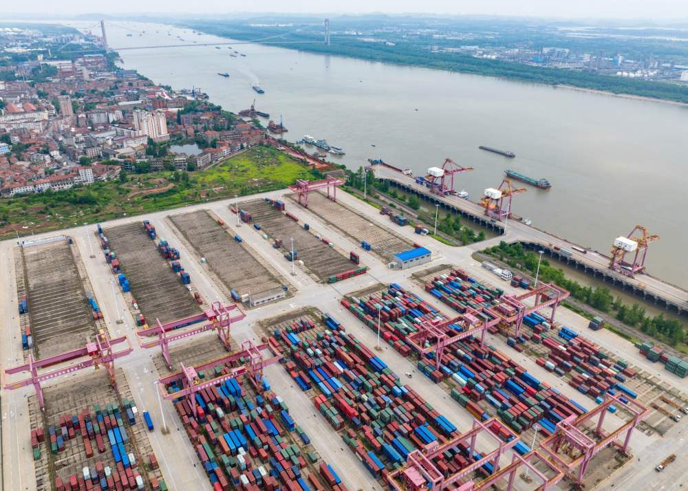 2024年6月1日拍摄的武汉阳逻港（无人机照片）。新华社记者 杜子璇 摄