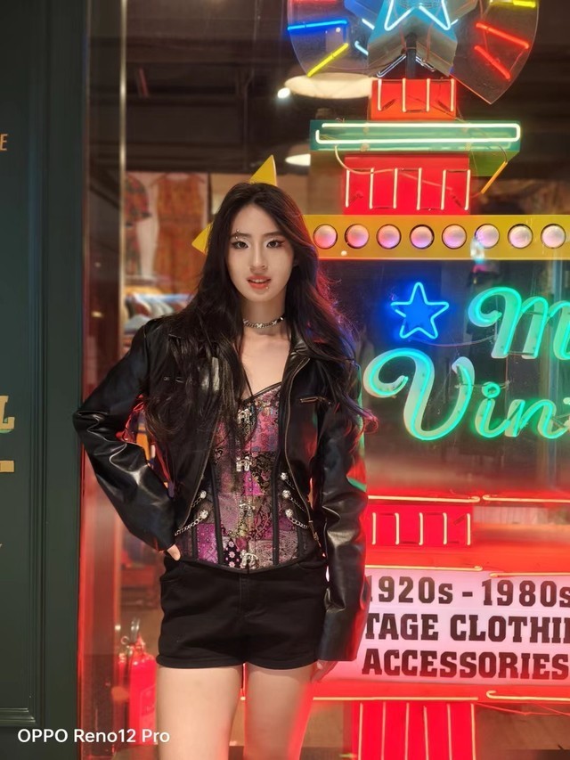 OPPO Reno12 Pro 全面评测,超美小直屏,创造千禧时尚新风潮