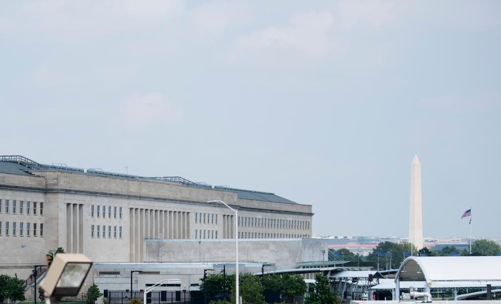 这是2021年8月26日在美国弗吉尼亚州阿灵顿拍摄的美国国防部所在的五角大楼。新华社记者刘杰摄