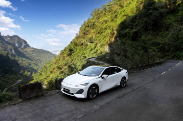 11.99万元限量4000台 深蓝经典&middot;SL03上新