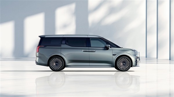 每日车圈新鲜事:理想推动无图NOA|全新极氪009续航测试|智己LS7新车曝光