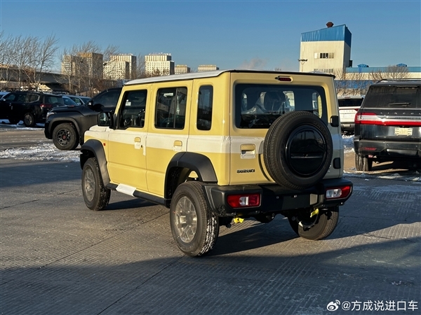 要价32.8万元 五门版铃木吉姆尼国内到港:配祖传1.5L发动机