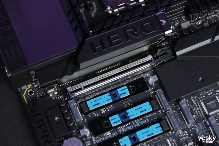 ROG MAXIMUS Z890 HERO主板+龙神3 EXTREME礼盒开箱:顶级配置,信仰拉满