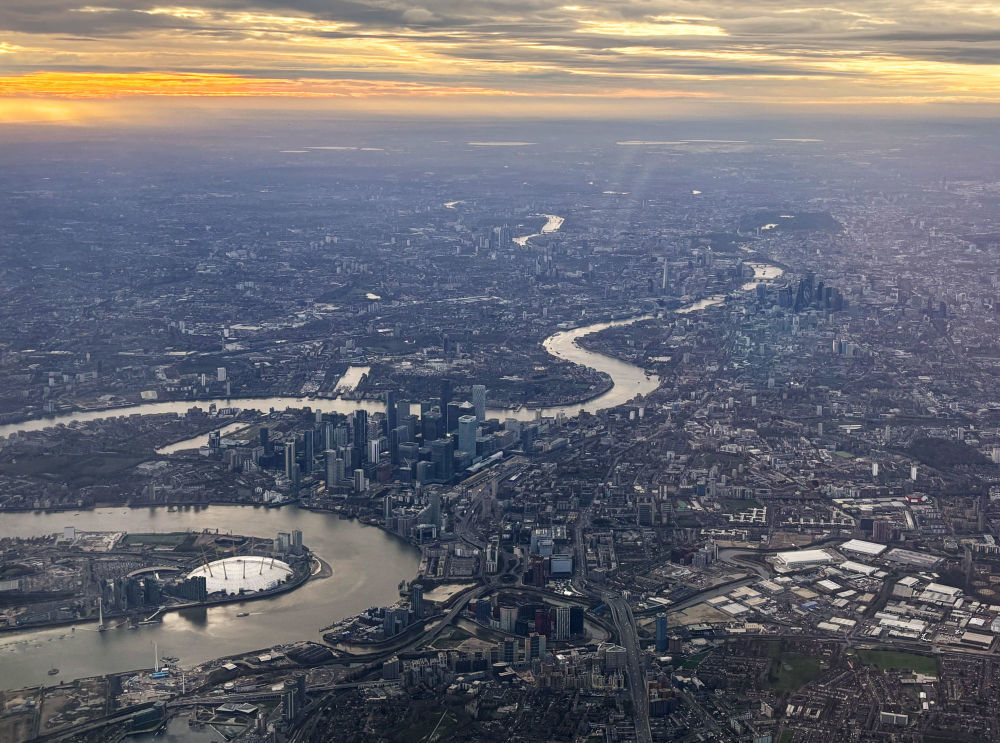英国伦敦泰晤士河与城市风景。