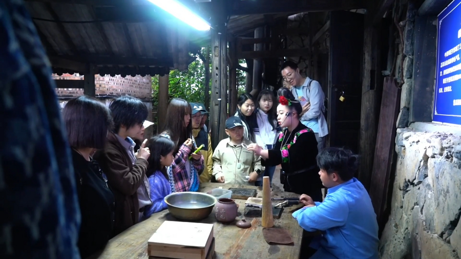 “五一”消费观察:人流涌动背后的市场活力