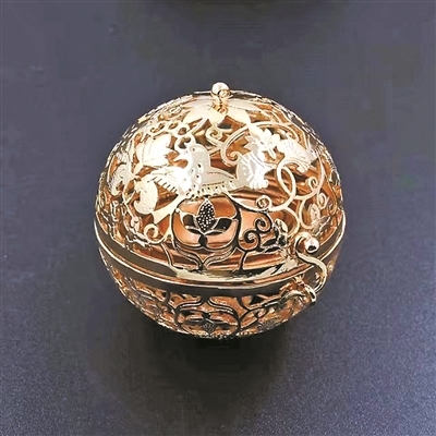 葡萄花鸟纹银香囊