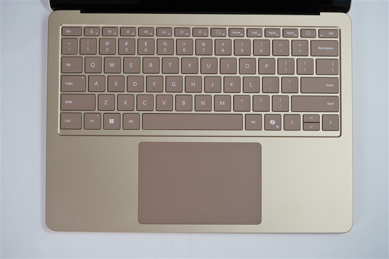 22小时续航!微软Surface Laptop 第7版评测:骁龙X Elite性能胜过同功耗的x86处理器
