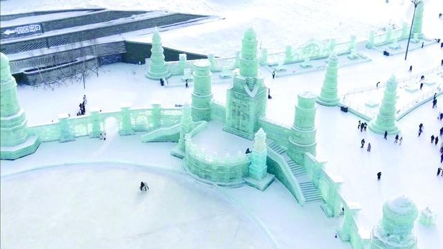 哈尔滨冰雪大世界目前正在建设中，以迎接冬季游客。 （视觉中国）