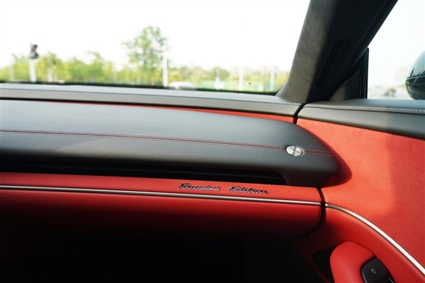 这颜值一眼种草!小米SU7雅灰图赏