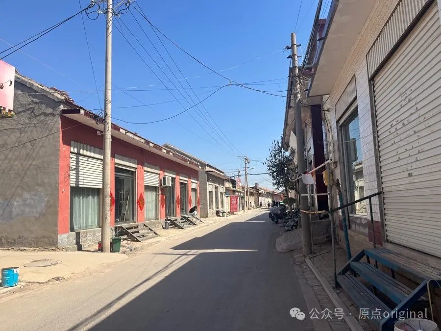 3月20日，在西北高村，监控拍摄影像的街道。