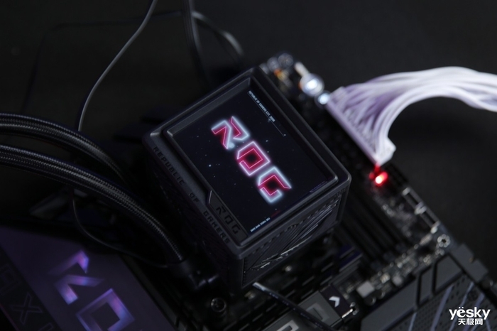 ROG MAXIMUS Z890 HERO主板+龙神3 EXTREME礼盒开箱:顶级配置,信仰拉满