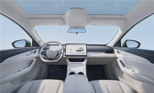 最高续航555km!东风风行星海S7纯电版上市:售11.98万起