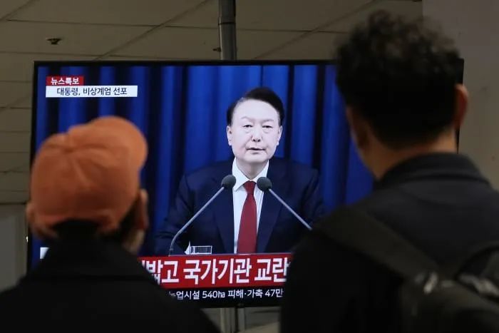 ▲尹锡悦在电视讲话中向全国人民发表讲话。(图源:外媒)