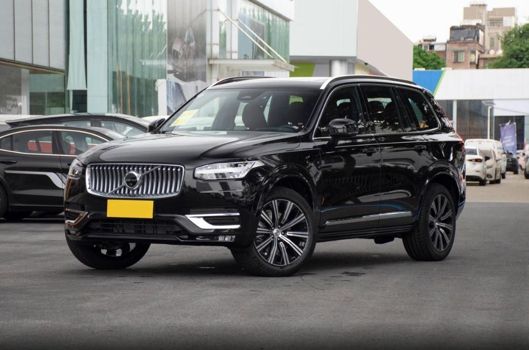 实拍沃尔沃XC90，优惠可达15万，标配2.0T+48V，还是纯进口