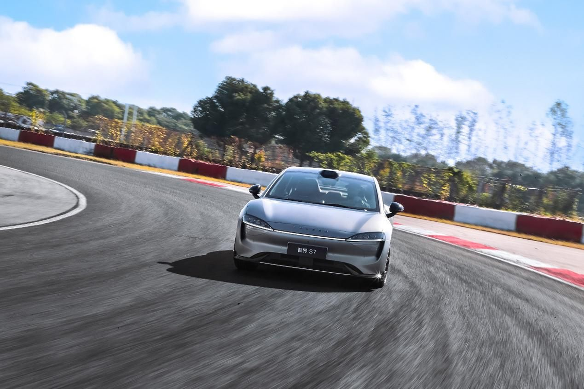 电车120km/h续航排名:SU7第一,极氪001比MEGA费电,华为系倒数