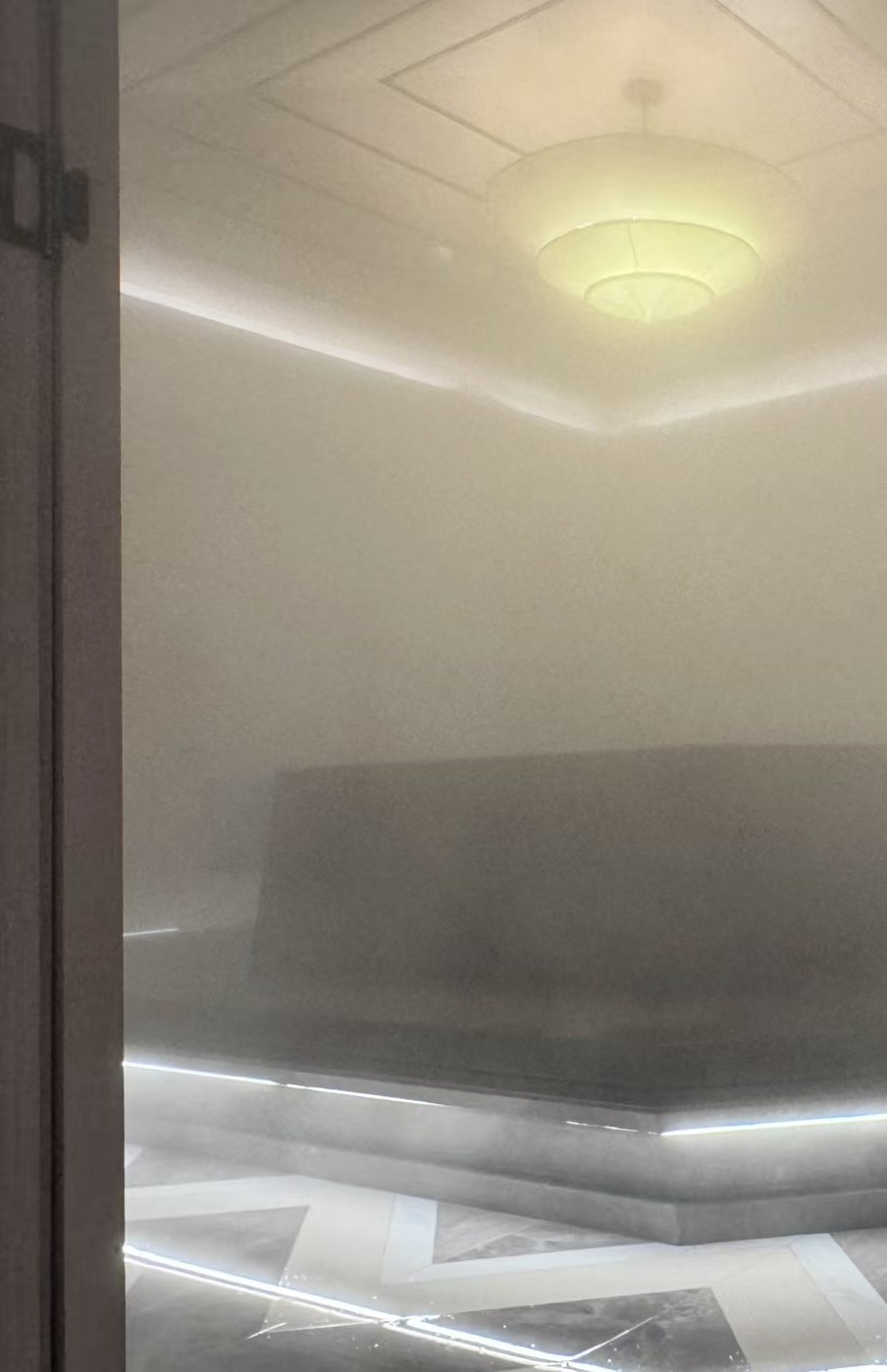 运城盐湖打造出了以盐为本的“五绝”康养休闲体验之一——盐雾清肺，有杀菌、排毒的功效，能缓解雾霾、粉尘带来的危害，对哮喘等呼吸道疾病有缓解治疗的作用。澎湃新闻记者 金向玉 摄