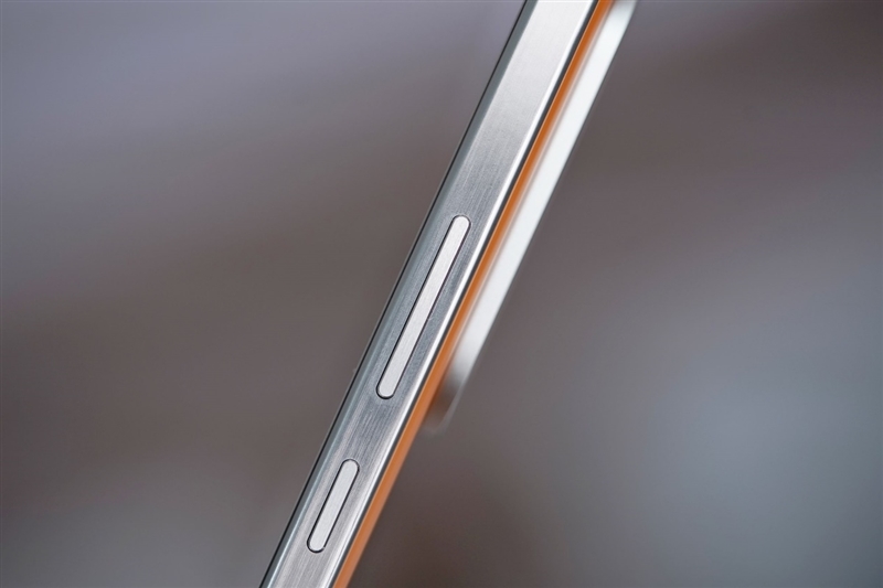 全球首款天玑9400游戏机iQOO Neo10 Pro全面评测:144帧丝滑玩《星铁》真香!