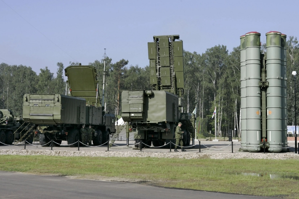 S-400防空导弹系统是俄军的远程防空主力武器。