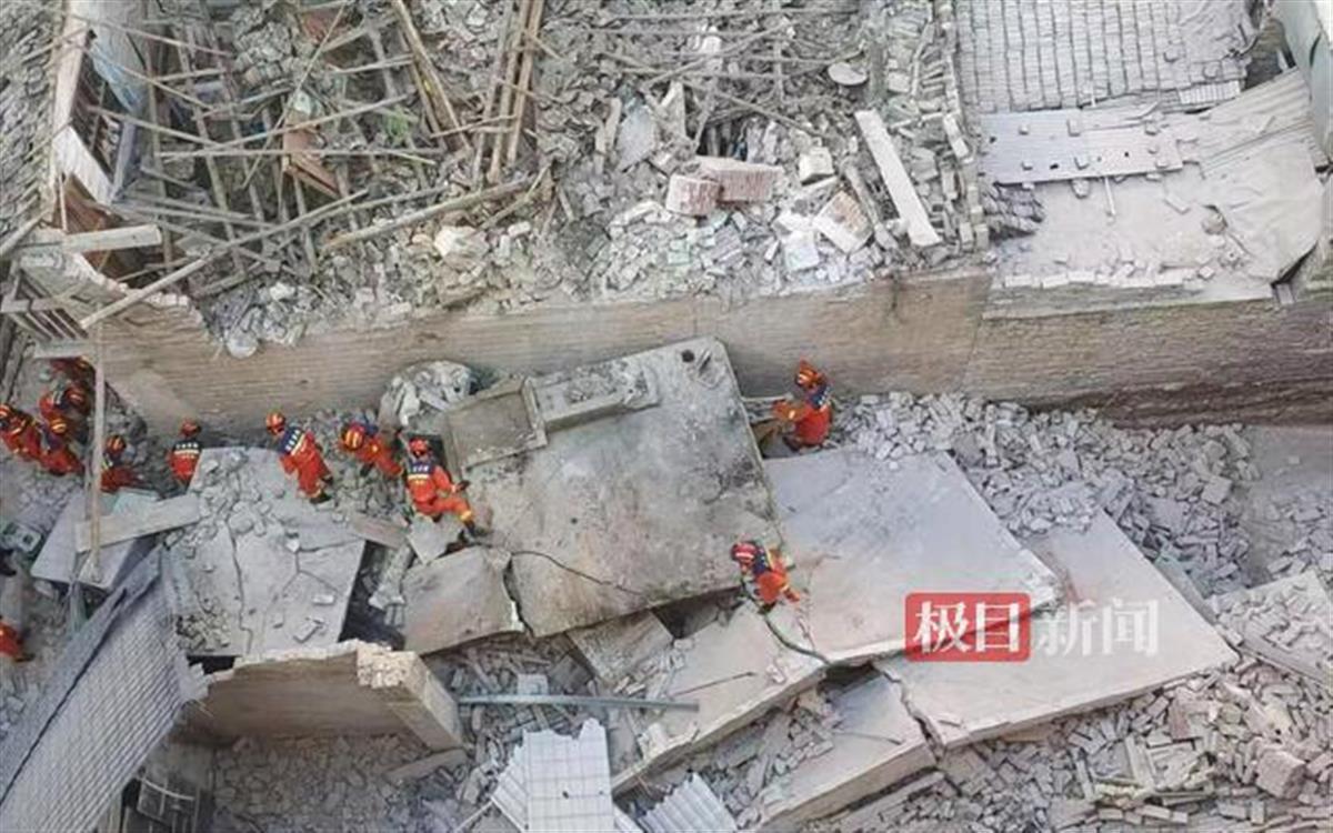 事故现场 （图源：央视新闻）