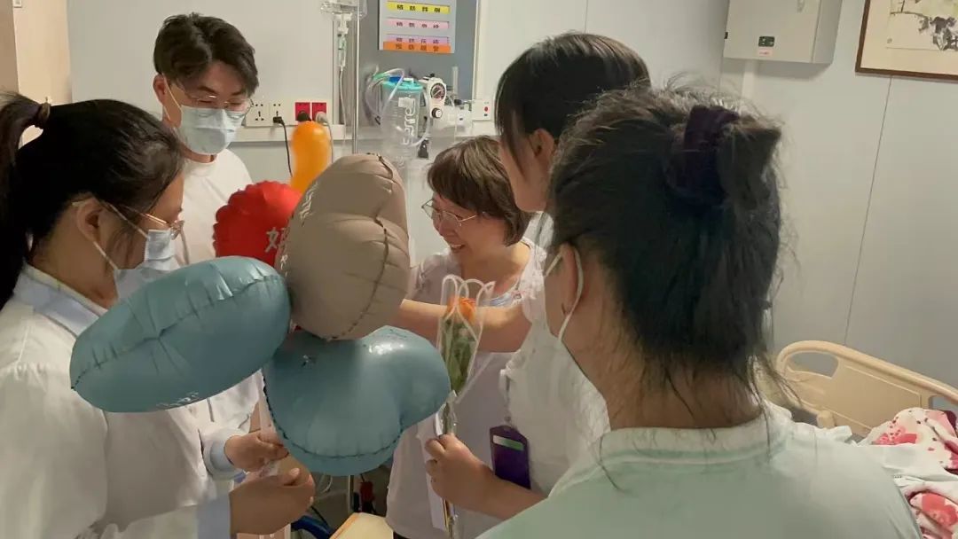 安宁病房里的母亲节(图源:路桂军)