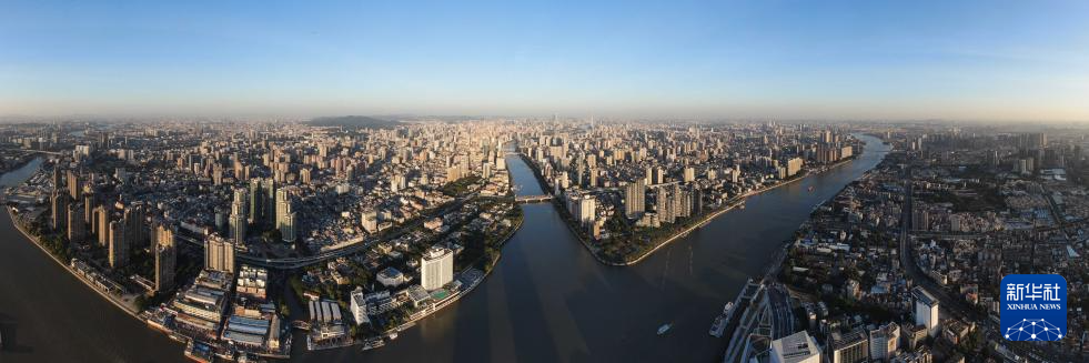 广州白鹅潭一景（2024年11月29日摄，无人机照片）。