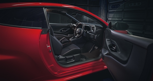 可以上路的拉力赛车你会买吗!新款GR YARiS国内经销商公布