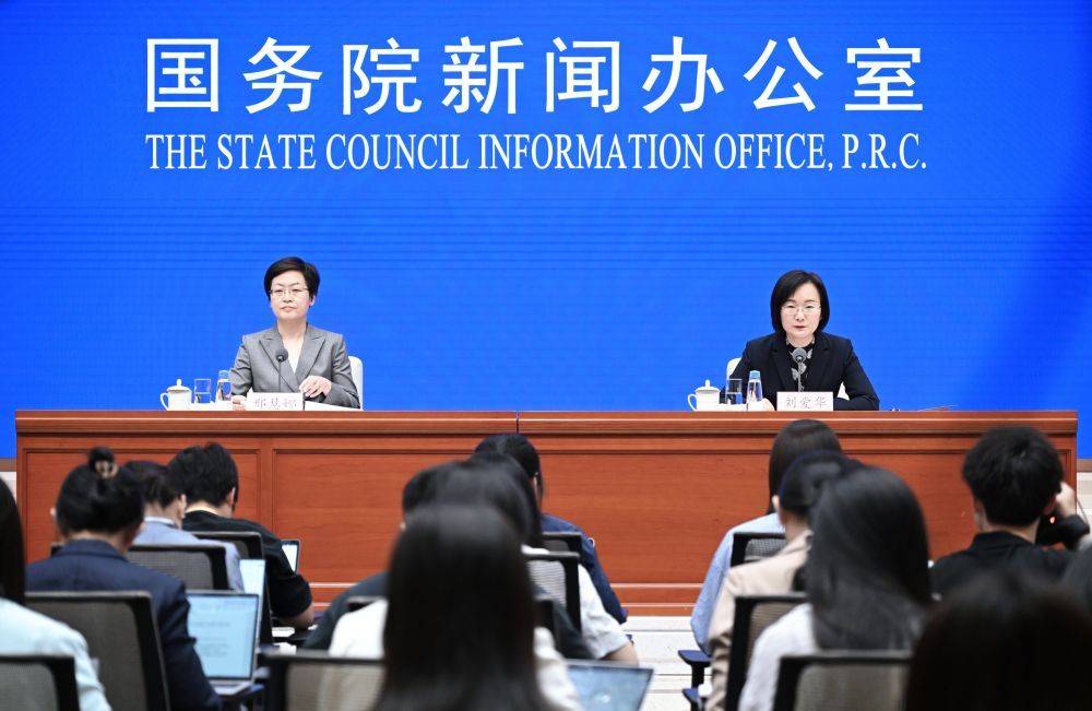 5月17日，国务院新闻办公室举行新闻发布会，请国家统计局新闻发言人、总经济师、国民经济综合统计司司长刘爱华介绍2024年4月份国民经济运行情况，并答记者问。新华社记者 陈晔华摄