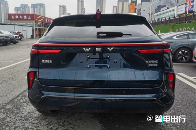 魏牌新摩卡4驱版曝光4s店和现款两驱一个价