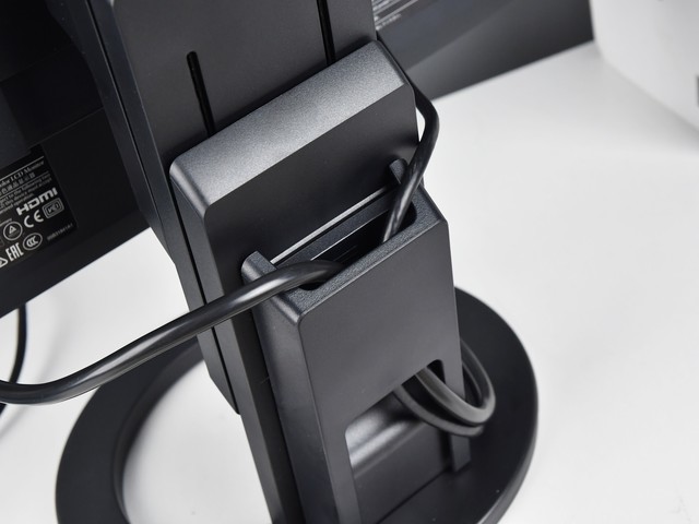 艺卓EV2480评测:护眼且色彩精准的办公显示器