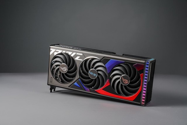 性能起飞,巅峰之选!华硕4070TiS超能力显卡