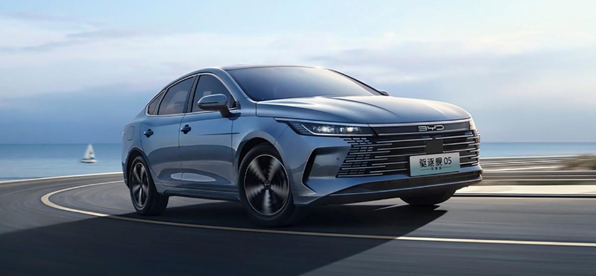 比亚迪“王炸” 秦PLUS/驱逐舰05新款7.98万元起 不给油车留活路?