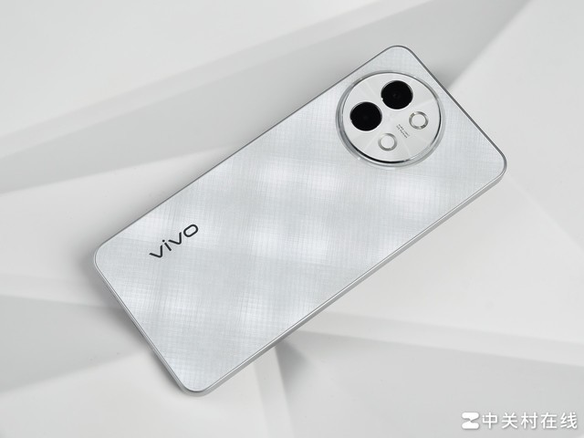 vivo S18e全面评测:2099元起,这可能是最低门槛体验蓝厂人像的手机了