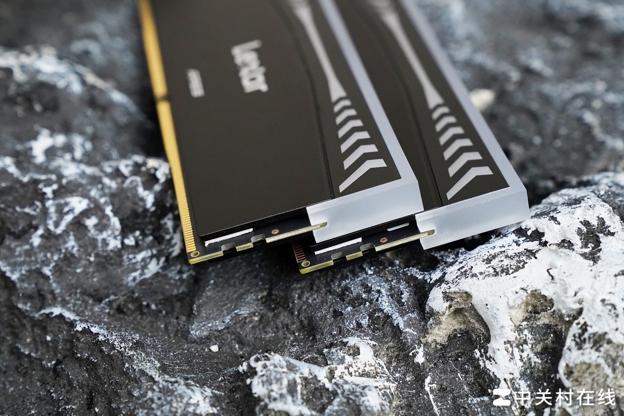 Lexar雷克沙ARES战神之翼DDR5 RGB内存评测 8000MT/s一步到位